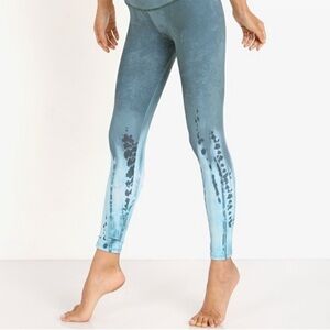 Onzie Tie Dye Capri Ocean
